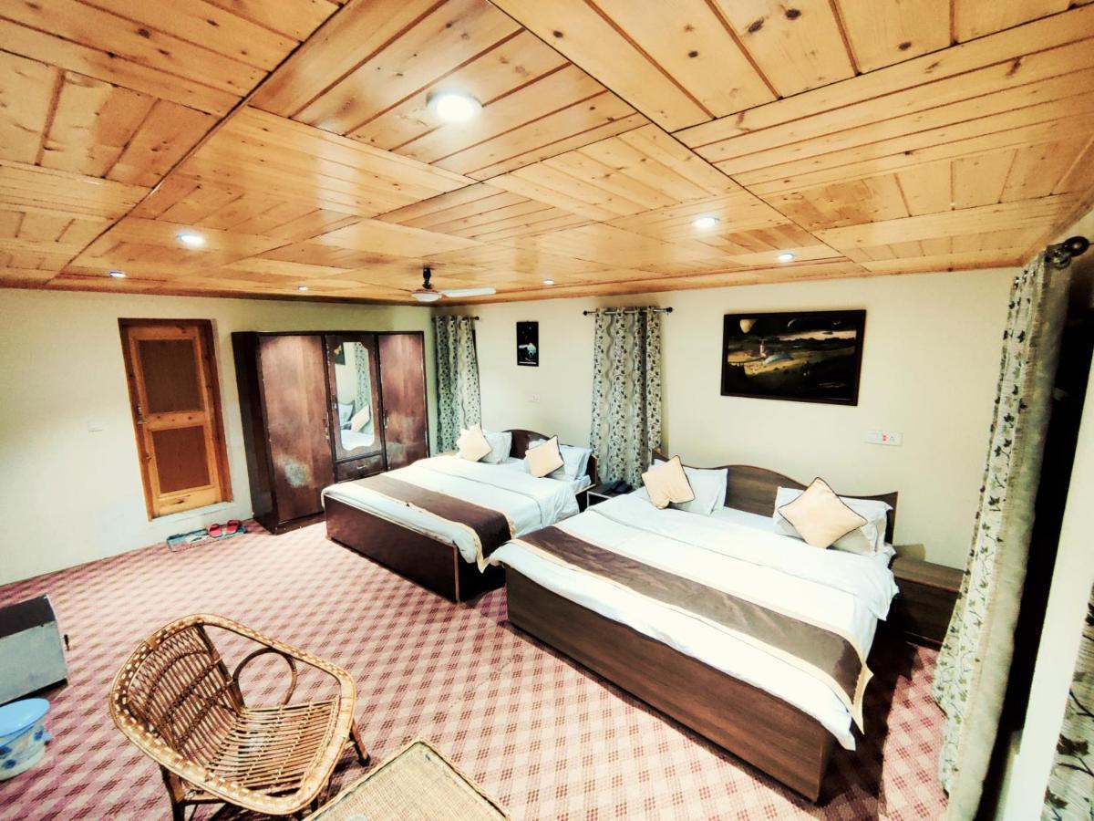 Отель Sheesha Residency Сринагар Экстерьер фото